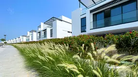 Ready to move/ 5b furnished/ handover in weeks / 4 years payment plan/ No service charges/ High ROI