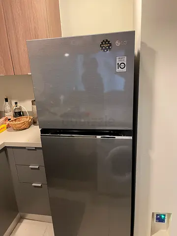 LG Refrigerator like new no scratch no damage delivery with warranty
