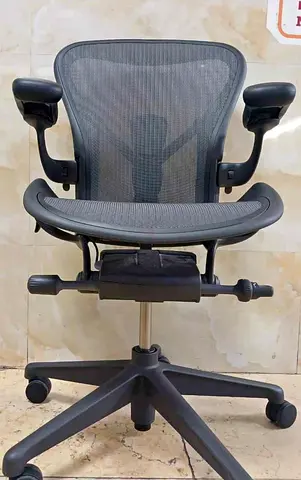Herman miller remastered size C fully loaded