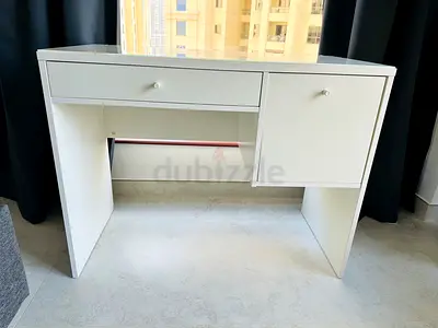Dressing table