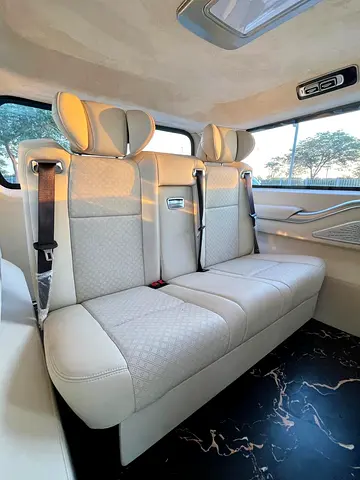 2023 Toyota HIACE 照片 10