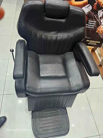 Stylish Black Spa Chair for Relaxation