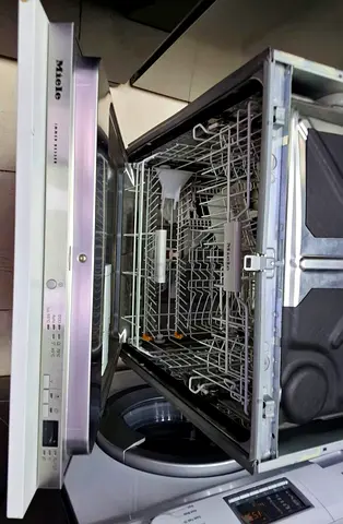 Miele built in 2 racks dishwasher for sale in excellent condition