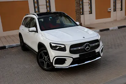 MERCEDES-BENZ GLB 250-2025-8000KM-GCC SPECS-UNDER WARRANTY  SERVICE FROM MRCEDES DEALER