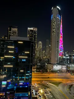Window Partition in Bay Square Near to Downtown