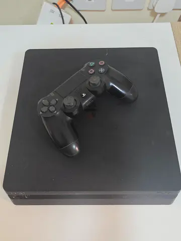Sony PlayStation 4 Console with Controller