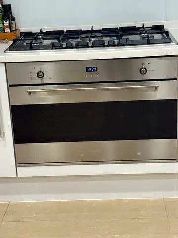 Smeg brand built in gass oven 90cm