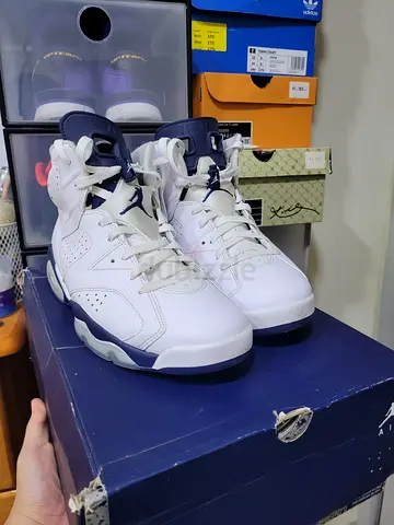 Air Jordan 6 Retro - Midnight Navy Size 10.5 US