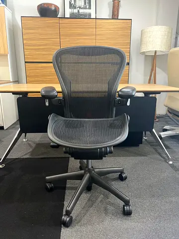 Herman miller Aeron size C fully loaded