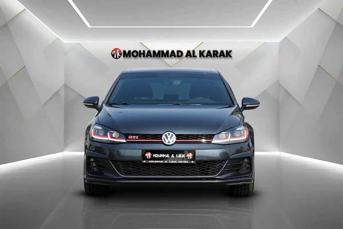 Volkswagen Golf 2020 — photo 1 of 19