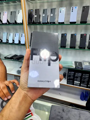 Samsung Galaxy Z Flip 4 256GB Box Packed