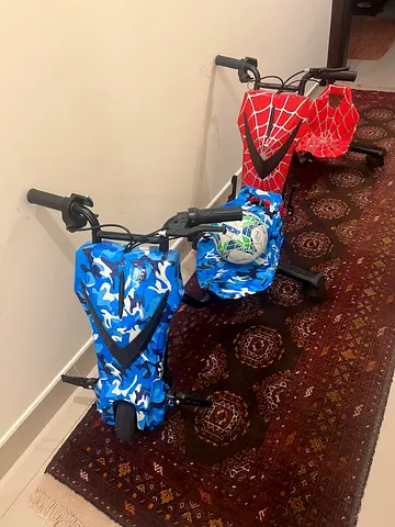 Kids Spider-Man and Camouflage Drift Karts, used insid the building near the lift only.0504674331
