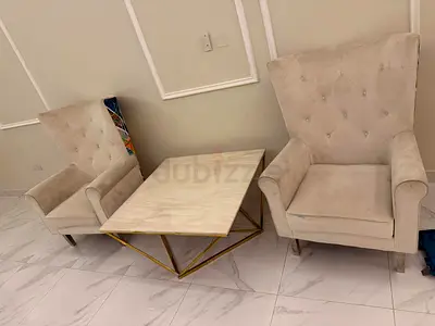 Table and chairs good condition