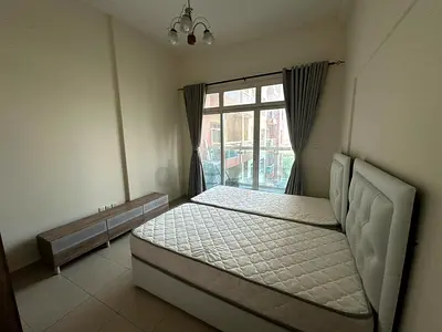 Amazing big Room with balcony opposite souq extra and next to bus station (all bills included)