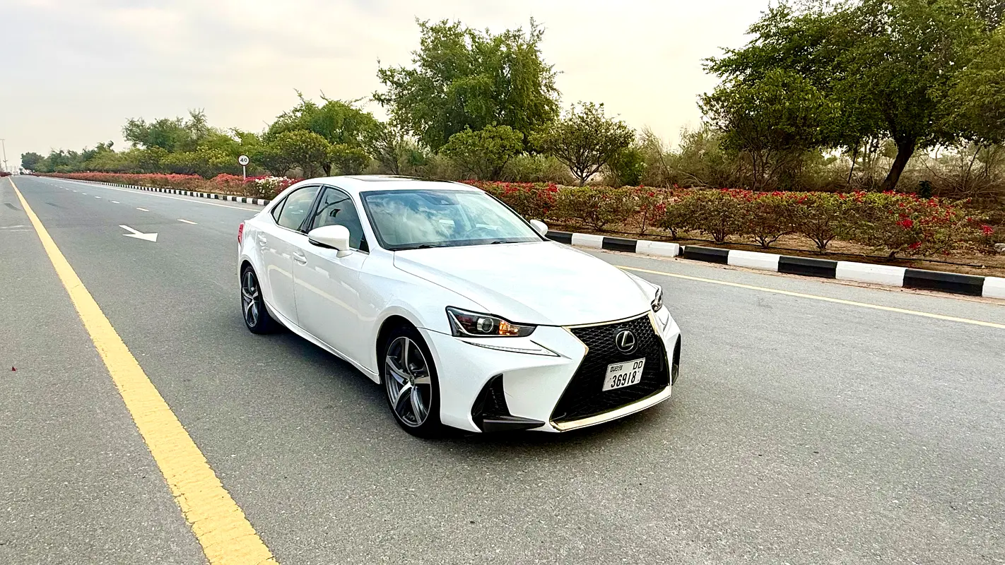 Lexus IS-Series 2017 — photo 1 of 18