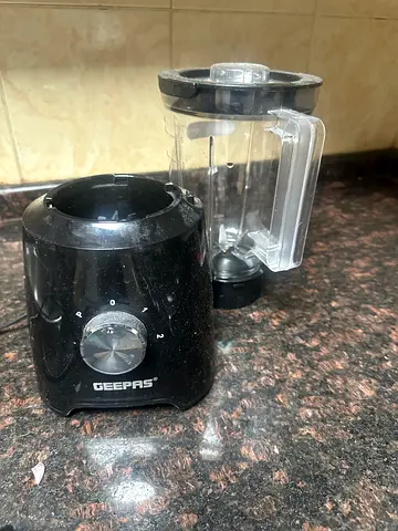 Geepas Blender for Sale - Perfect for Smoothies and Shakes