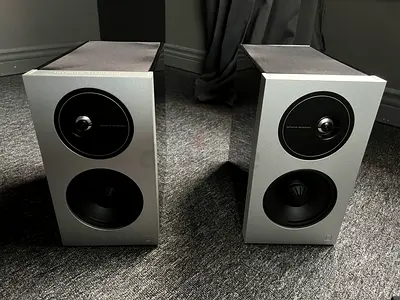 Definitive Technology Demand D9 Bookshelf Speakers Mint Condition