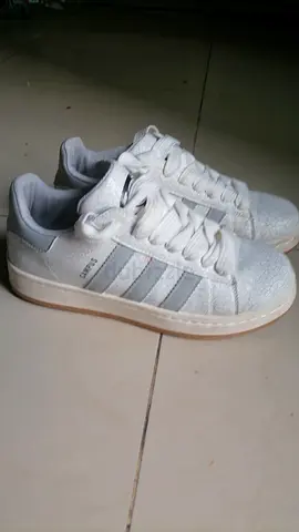 Adidas White campus in Excellent Condition