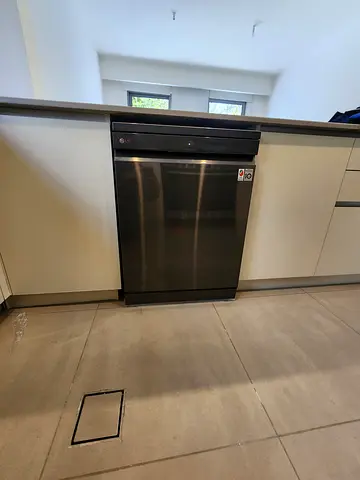 LG Dishwasher Freestanding Three Racks Wifi system