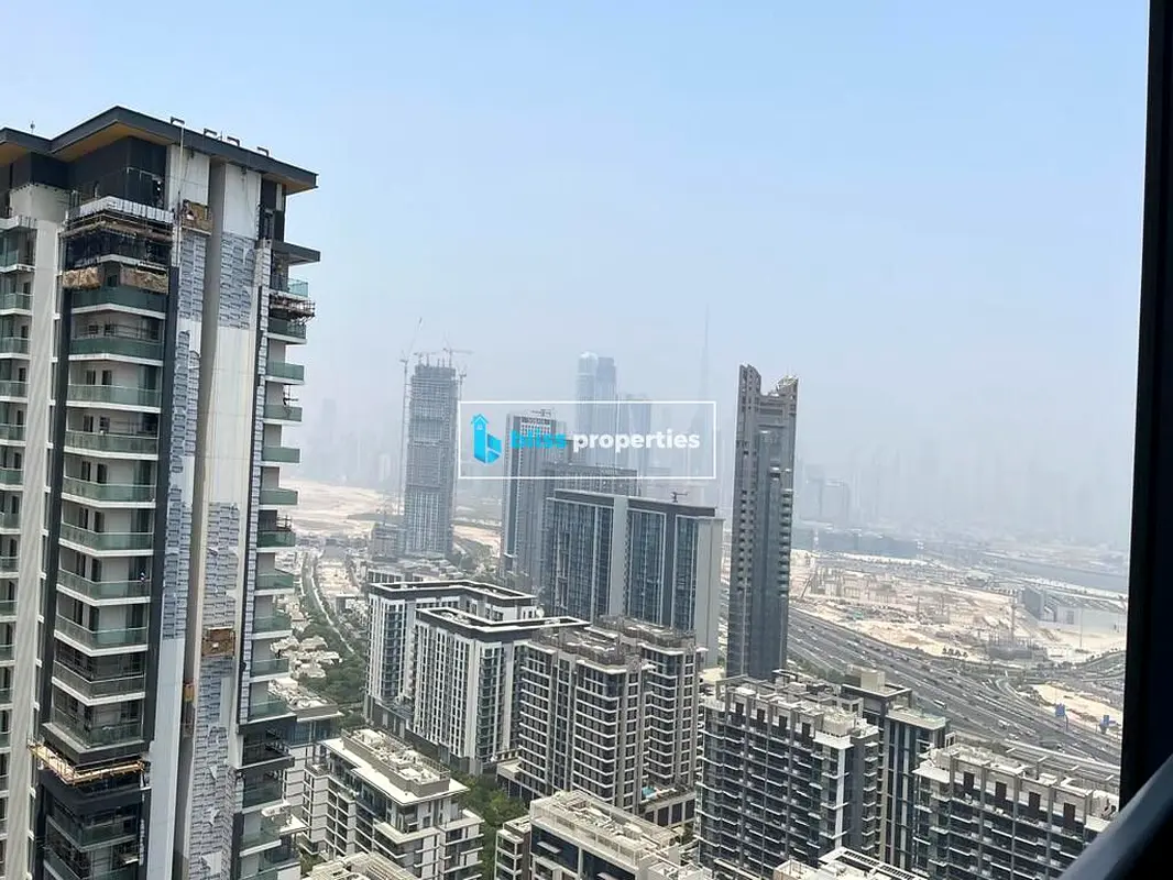 شقة بغرفة نوم واحدة بالإضافة إلى غرفة دراسة | طابق عالٍ | إطلالة على وسط المدينة