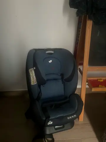 Safe and Comfortable Baby Car Seat