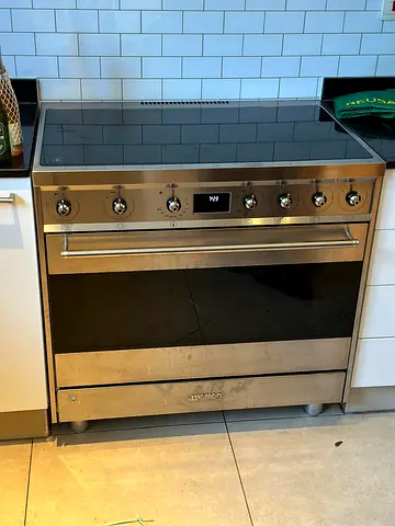 Smeg brand induction cooking range90/60cm latest model delivery with warranty