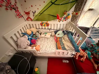 Baby Crib with mattress and blanket set