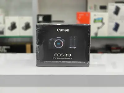 Canon EOS R10 with RF-S 18-150mm F3.5-6.3 IS STM Lens BRAND NEW ( Canon Warranty )