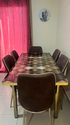 Dining Table 4/6 Seater
