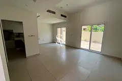 VACANT | CLOSE TO POOL AND PARK | WELL MAINTAINED