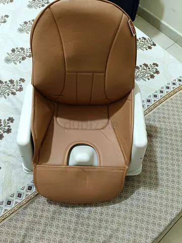 Brown Baby Feeding Seat for Comfortable Mealtimes