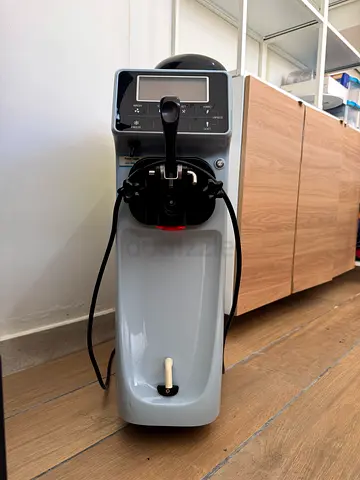 Soft Ice Cream Machine – Lightly Used, Excellent Condition