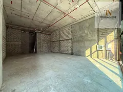 SHELL AND CORE SHOP | HIGH VISIBILITY | SPACIOUS