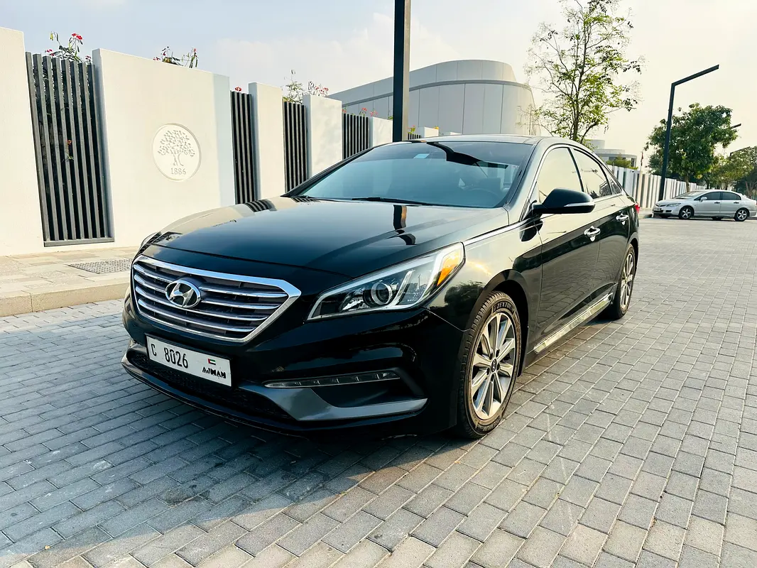 Hyundai Sonata 2016 — photo 1 of 8