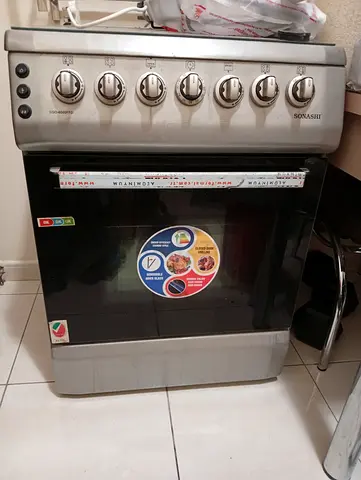 Slightly used gas oven range