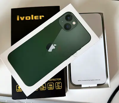 iPhone 13 256GB 100% Battery Health