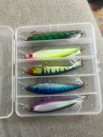 5pcs of fishing louvres with box for sale