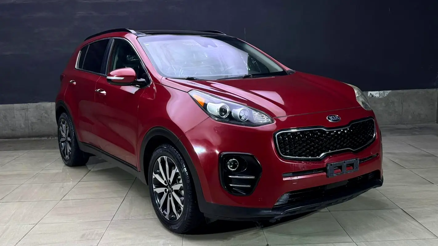 Kia Sportage 2019 — photo 1 of 18