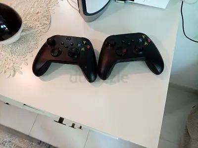 Xbox s/x Controllers for Sale great condition only problem is stick drift but is very good condition