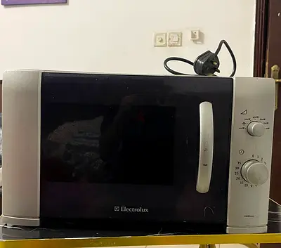 Electrolux Microwave for Sale 100 dhs