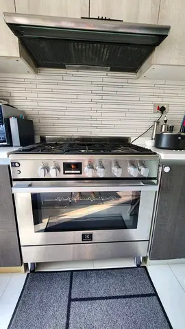Electrolux Gas Cooking Range 90cm Width 60cm Depht