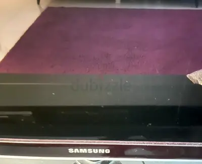 Samsung 40 inch SMART LED TV in excellent condition - price negotiable