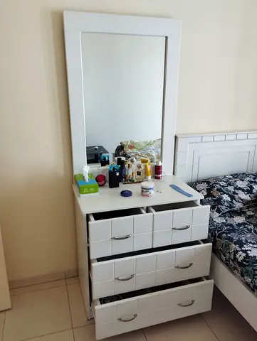 Stylish White Dresser with Mirror and Drawers