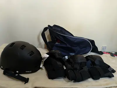 Skating shoes with full kit