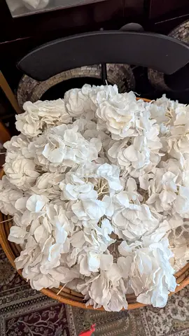 Elegant White Decorative Flowers for a Touch of Serenity