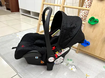 Comfortable Infant Car Seat in Excellent Condition
