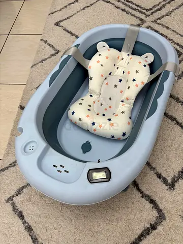 Comfortable Baby Bath Tub with Cute Bear Design