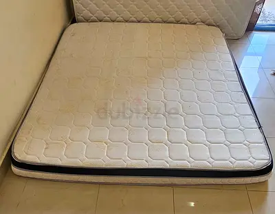 Comfortable king Size Mattress for Sale (200 X 180 X 18)