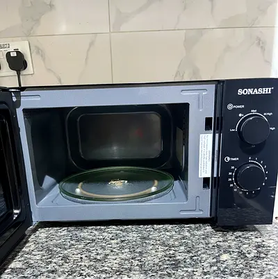 ميكرويف Sonashi 20 لتر – شبه جديد