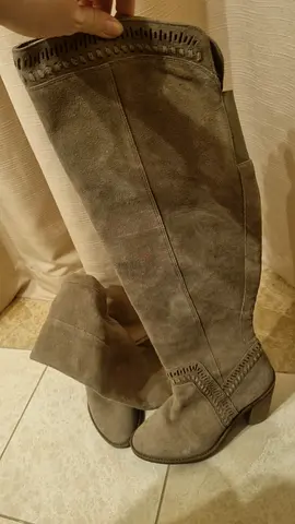 Elegant vince camuto Over-the-Knee Boots